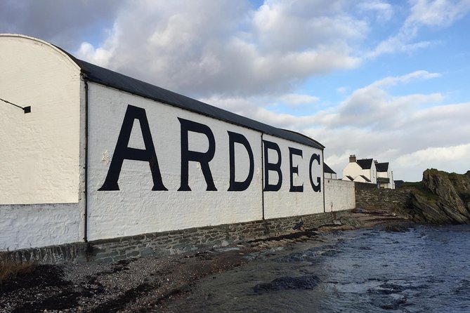 5 Day Islay Whisky Tour from Edinburgh - Day 1: Callander Coffee, Oban Distillery, Inveraray, and the Ferry to Islay