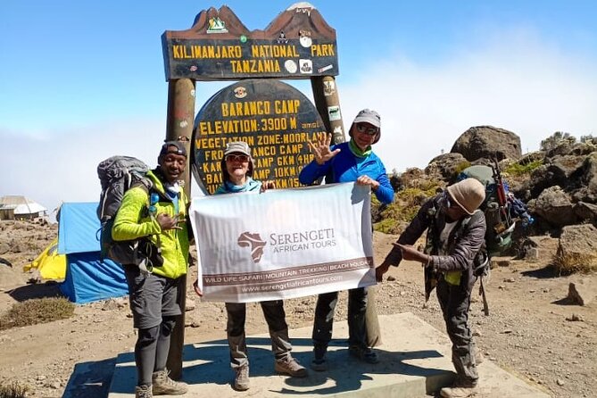 7 days Kilimanjaro climb via Machame route (Whiskey route) - Summit night from Stella Point (5,685 m) to Uhuru Peak (5,895 m): the sunrise moment
