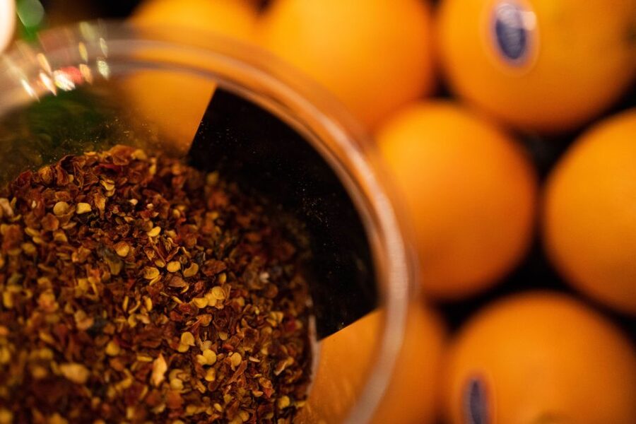 Aberdeen: Gin Distillery Discovery Tour with Welcome Drink - The Head Distiller Walkthrough: How People Learn to Taste