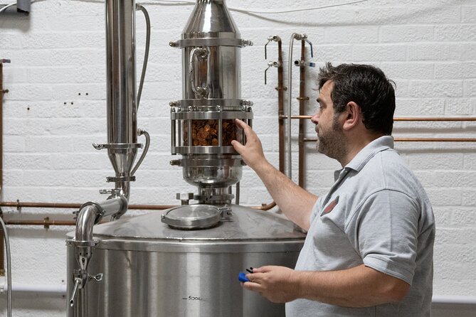 Afternoon Distillery Tour in Newport - Bar time after the tour: how to use it well