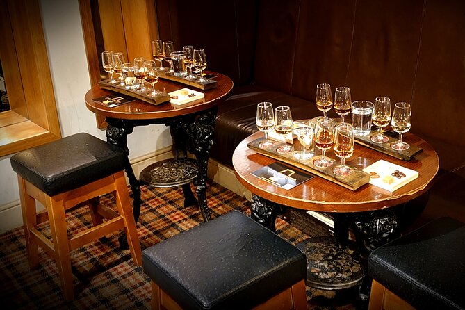 Afternoon Whisky Tasting in a Traditional Edinburgh Bar - What You Learn: Scotch History, Production, and Flavor Clues You Can Use