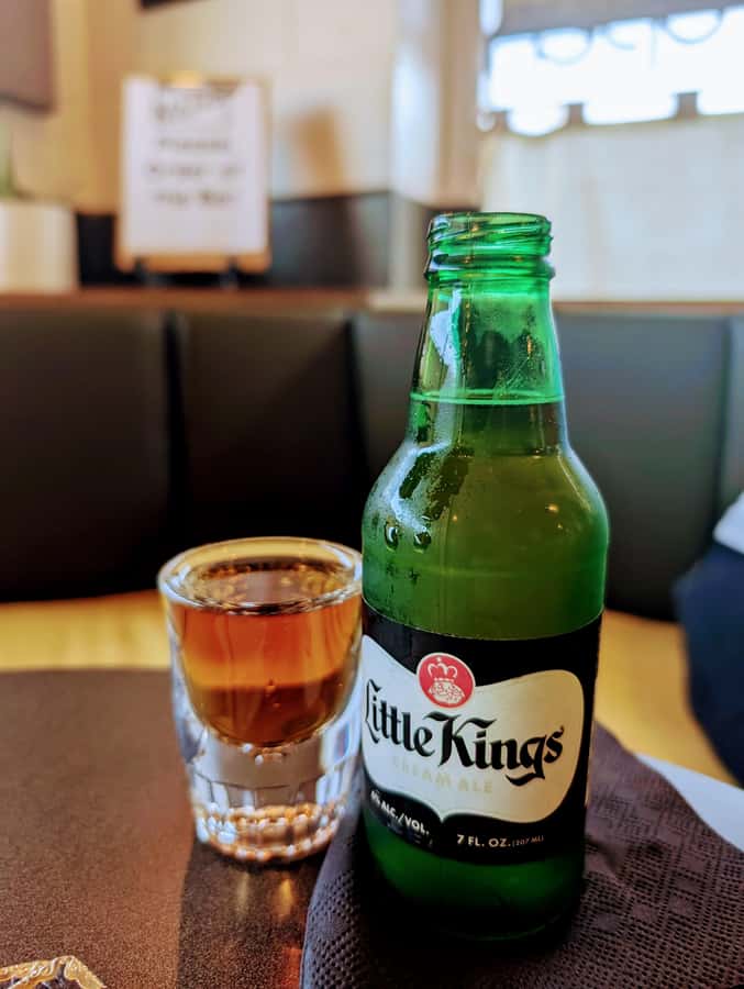 Bardstown Bourbon & Beer Walking Tour - The meet-up at Evergreen Liquors: start with a whiskey flight