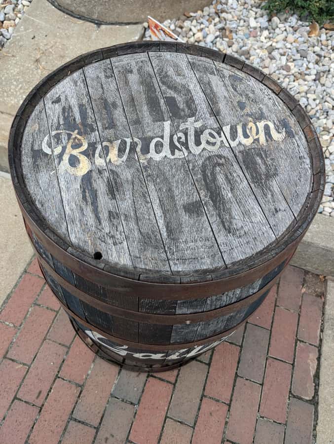Bardstown Bourbon & Beer Walking Tour - Mr. Tubs Fine Cocktail Lounge stop: a bar scene break between whiskeys