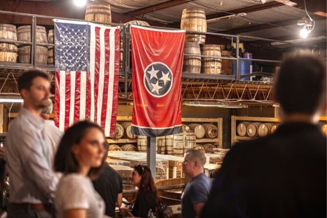 Beer, Bourbon, & BBQ Food Tour - The Bus Experience: Comfort, Cooler Water, and Weather-Proofing