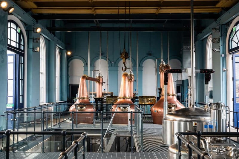 Belfast Giant's Causeway and Titanic Distillery Whiskey Tour - Walking, weather, and the real logistics you should plan for