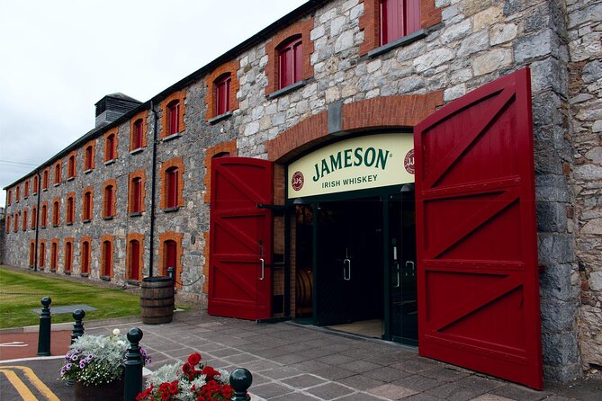 Blarney Castle Cork City and Jameson Distillery Small groups - Midleton’s distillery experience: how whisky gets made, then tasted