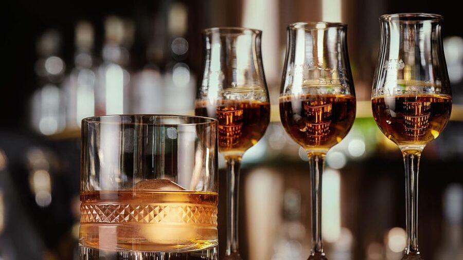 Bootleg & Barrels: A Tennessee Whiskey Tasting Experience - Dress code and comfort rules that actually matter