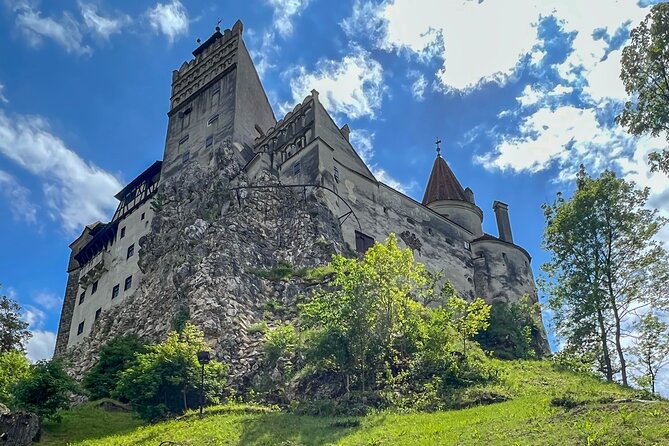 Bran (Dracula) Castle, Bear Sanctuary, Rasnov Fortress & Palinca Distillery - Bran Castle and the Outdoor English Garden: Dracula’s Famous Face, Guided
