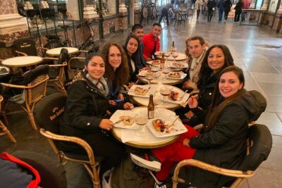 Brussels Chocolate Beer Waffle and Belgian Whiskey All-in-One (Small Group) Tour - Manneken Pis, Jeanneke Pis, and Zinneke Pis: Tiny Statues, Big Local Flavor