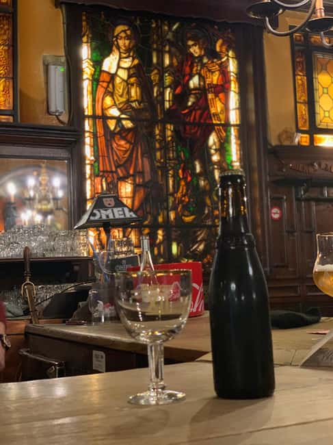 Brussels : Exclusive Chocolate, Beer, Waffle & Whiskey tour - The chocolate crawl: 12 treats, plus Speculoos and hot chocolate