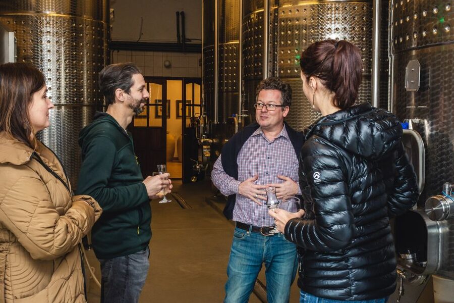 Budapest: Hungarian Whisky, Gin, and Pálinka Tasting - Who should book this Hungarian whisky, gin, and pálinka tour