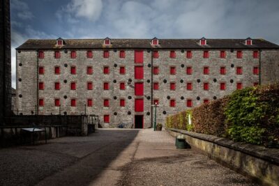 Cork Midleton DistilleryJameson Experience & Whiskey Tasting - The start video: Jameson’s story without the heavy sales pitch