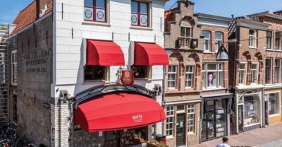 Dordrecht: Distillery Tour with Dutch Gin & Genever Tasting - Check in at the shop before the tasting starts