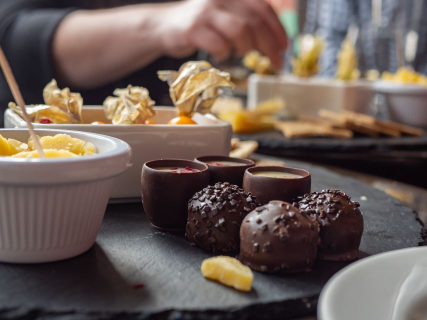 Dublin: 2-Hour Premium Whiskey and Food Tasting Tour - The pairing formula: cheeses, soda bread, and chocolate that actually changes the sip