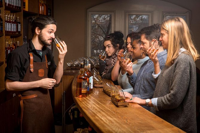 Dublin Irish Whiskey Museum and Gallery Guided Tour with Tasting - Your Hour in Dublin Starts at 119 Grafton Street