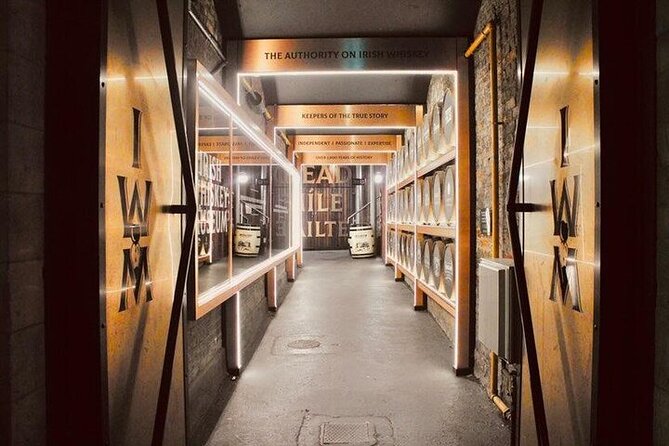 Dublin Irish Whiskey Museum and Gallery Guided Tour with Tasting - The Tasting: Sniff, Taste, and Learn What to Notice