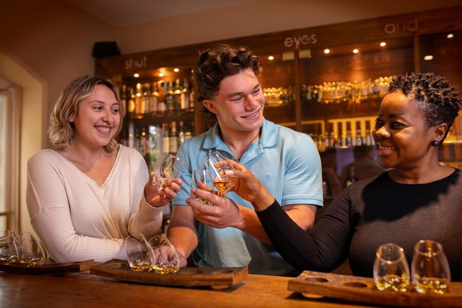 Dublin: Irish Whiskey Museum Tour and Whiskey Tasting - Four Rooms, One Timeline: How Irish Whiskey Changes Over Time