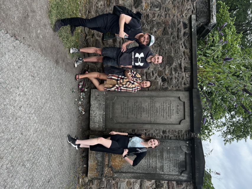 Edinburgh: Harry Potter Walking Tour and Whisky Tasting - Royal Mile to Waverley: getting the geography right fast