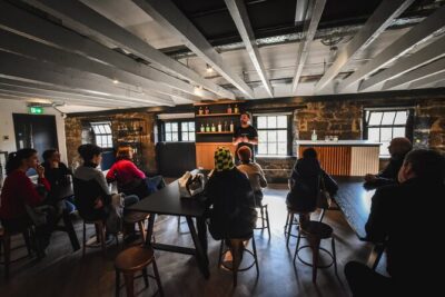 Edinburgh: Holyrood Distillery Whisky and Gin Tour & Tasting - Your hour inside: what happens once you arrive at St Leonard’s Lane