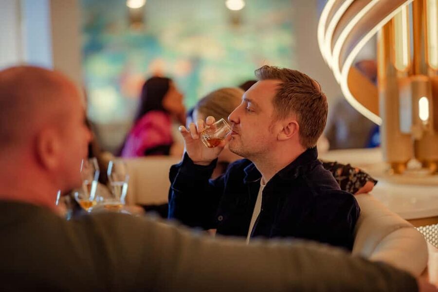 Edinburgh: Johnnie Walker Whisky and Chocolate Pairing - How the tasting actually works: nose, taste, repeat