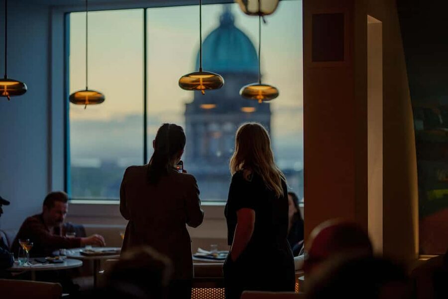 Edinburgh: Johnnie Walker Whisky Explorers Guided Tasting - What this Edinburgh Johnnie Walker tour really feels like