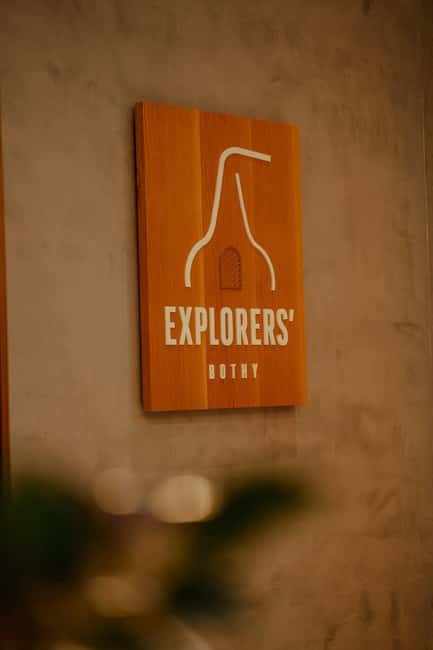 Edinburgh: Johnnie Walker Whisky Explorers Guided Tasting - Location on Princes Street: how the start point helps you plan