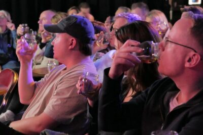 Edinburgh: Mountebank Comedy Whisky Tasting - The 90-Minute Format: How Comedy Turns Into Whisky Education