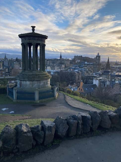 Edinburgh: Old Town guided walk with a free whisky included - Royal Mile into UNESCO Old Town: the street-level lesson you’ll remember