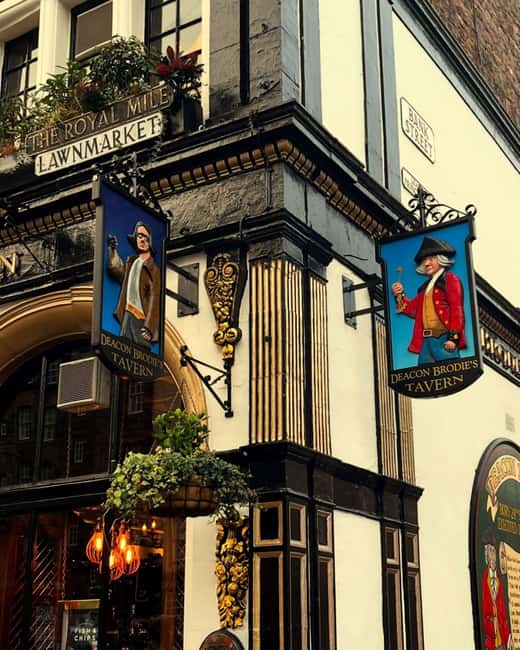 Edinburgh: Old Town guided walk with a free whisky included - Price and pace: is $20 actually fair for a 90-minute walk?