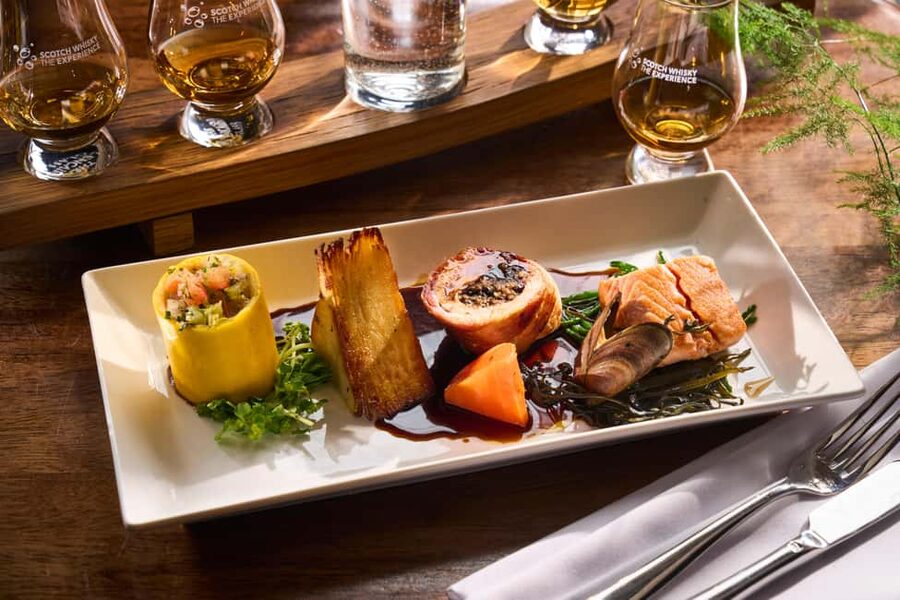 Edinburgh: Scotch Whisky Tasting & 3 Course Dinner - How to taste the single malts like a pro, without pretending