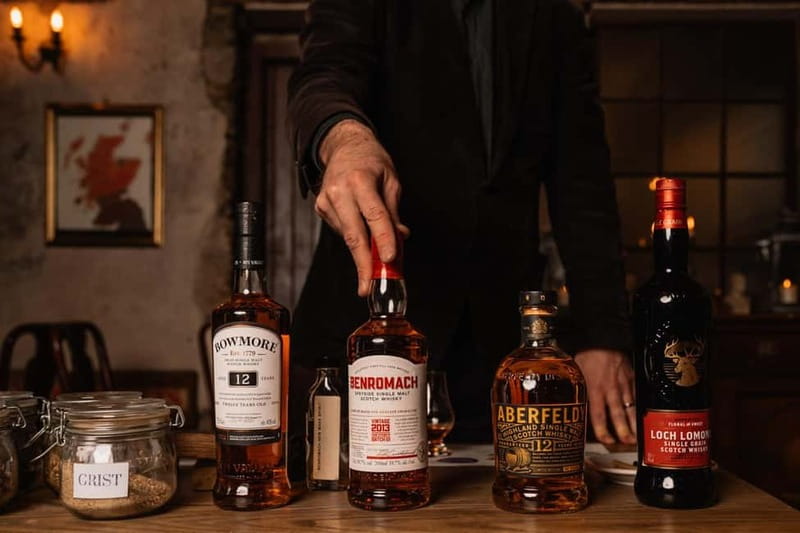 Edinburgh: Small-Group History of Whisky Tour with Tasting - Wynds, closes, and the seedier underbelly of whisky