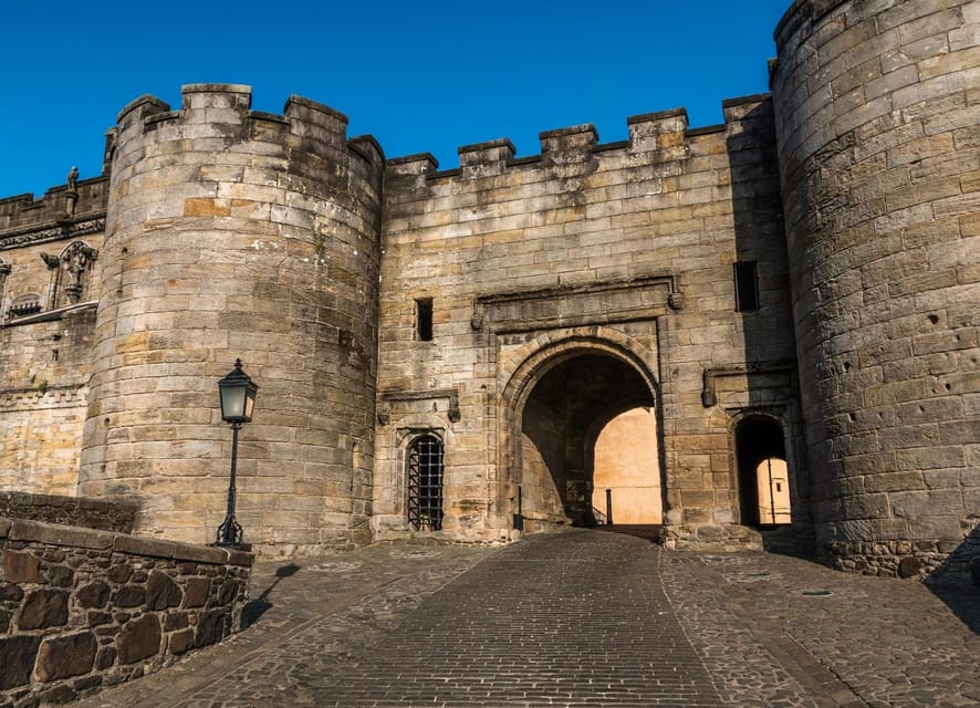 Edinburgh: Stirling Castle, Kelpies, Whisky & Highlands Tour - Stirling Castle: Where Scotland’s Biggest Names Collide