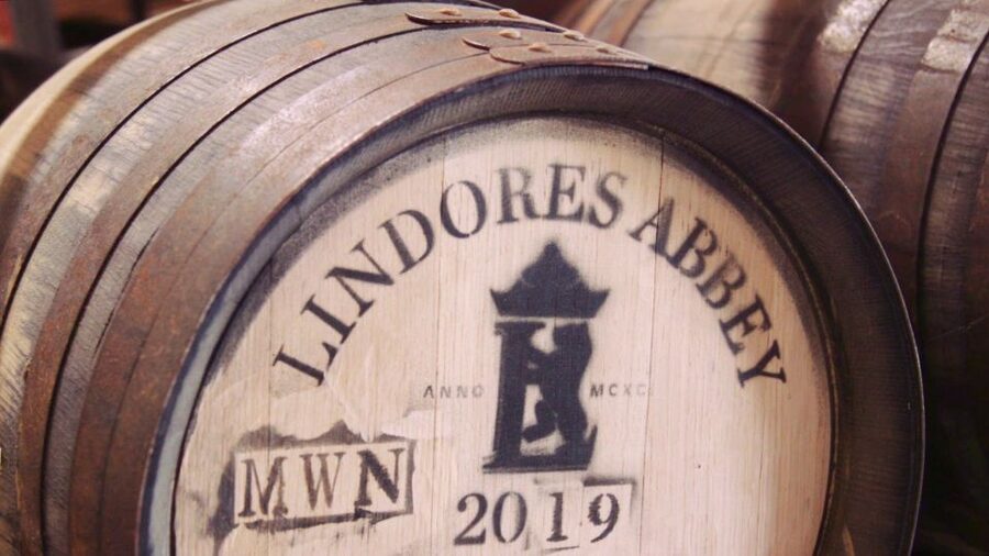 Edinburgh: Stirling, Whisky and St Andrews Tour in Spanish - Kingsbarns Distillery: Local Barley, Traditional Craft, and Tasting Options