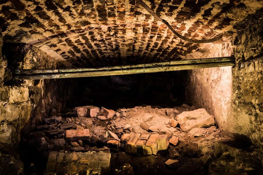 Edinburgh: Underground Vaults Tour with Whisky or Gin - A Quick Practical Checklist Before You Book