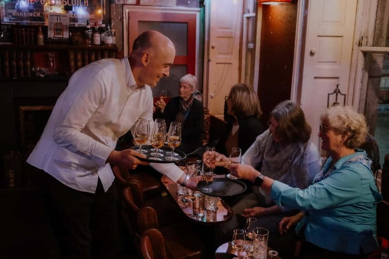 Edinburgh: Whisky Tasting and Storytelling in a Historic Pub - Timing, meeting point, and what to expect when you arrive