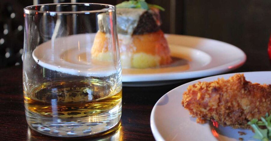 Edinburgh: Whisky Tasting in one of the oldest pubs - Your 45-minute plan: what happens during the tasting