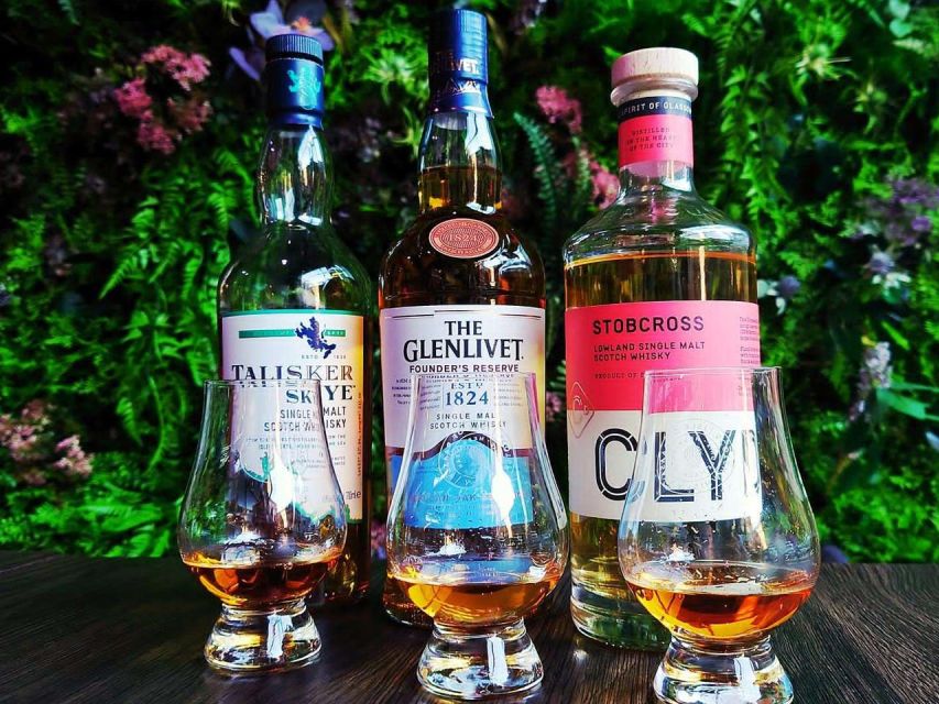 Edinburgh: Whisky Tasting in one of the oldest pubs - The whisky flight: how to taste smooth, peaty, and spiced