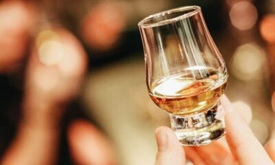 Edinburgh: Whisky Tasting with History and Storytelling - Scottish storytelling as the main course: kings, queens, outlaws, smugglers