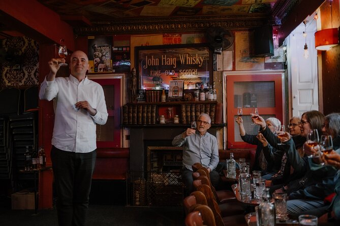 Edinburgh: Whisky Tasting with Storytelling in a Historic Pub - Why the Waverley Bar Works for Scotch Tasting