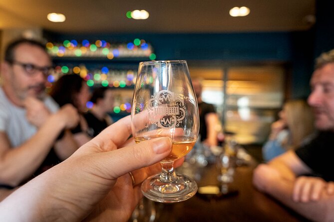 Explore Glasgow: Scottish Rogue Whisky Walking Pub Crawl - Central meeting point and the pace: what makes it feel easy