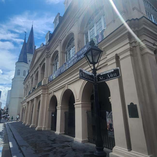 French Quarter: Jackson Square to Bourbon Street Tour - St. Louis Cathedral and the Cabildo: Religion Meets the Louisiana Purchase Story