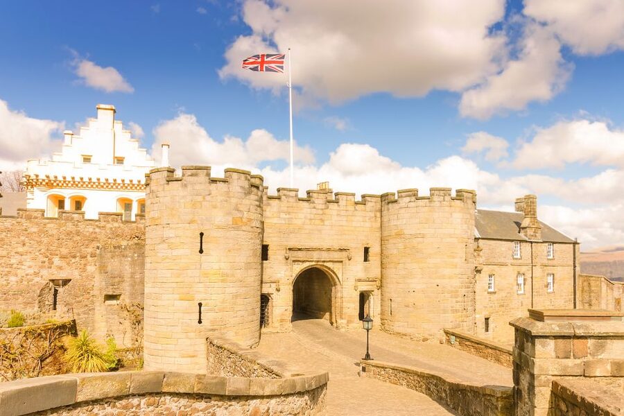 From Edinburgh: Stirling Castle, Loch Lomond & Whisky Tour - Why this day trip works: three Scottish moods in one ride