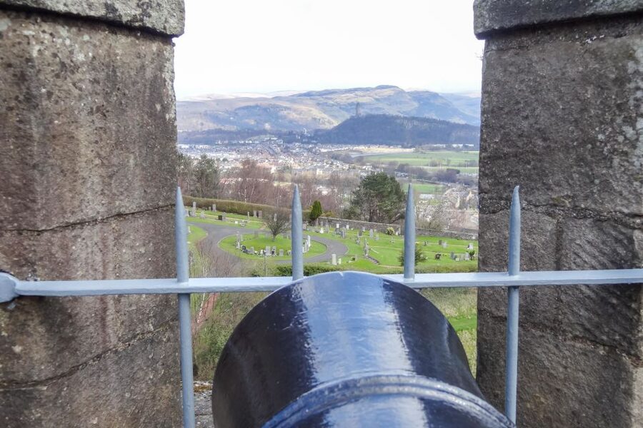 From Edinburgh: Stirling Castle, Loch Lomond & Whisky Tour - Who should book this tour, and who might want something else