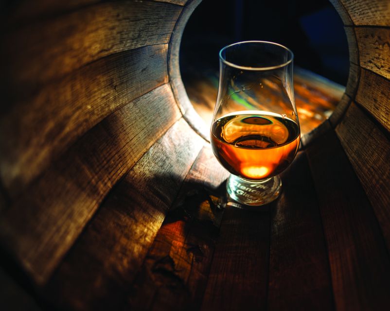 From Glasgow: Whisky and Loch Lomond Tour with Admissions - Why Loch Lomond plus whisky works so well for a full day