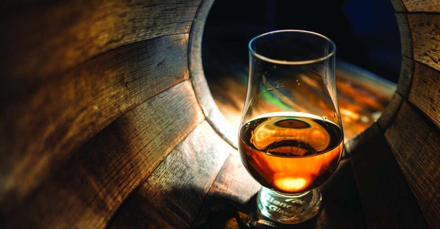 From Glasgow: Whisky and Loch Lomond Tour with Admissions - Glengoyne Distillery: classic whisky-making with a calmer pace