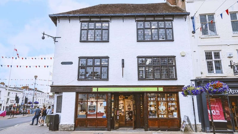 Gin Tasting at Judith’s, Shakespeare Distillery - Gin on the High Street: the setting and the welcome