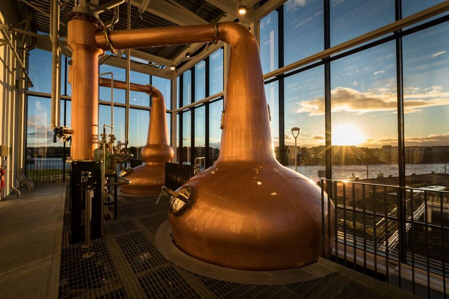 Glasgow: Clydeside Distillery Tour and Whisky Tasting - The Still House: copper, the spirit still, and Clyde views