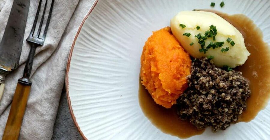 Haggis paired with whisky & gins in 56 North distillery! - Should you book Haggis paired with whisky and gins at 56 North?