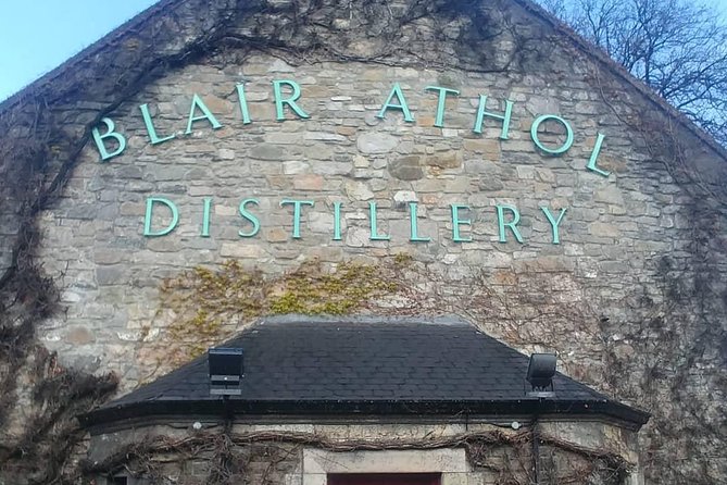 Highland and Lowland whisky tour - Half day from Edinburgh - Stop One: Tullibardine Distillery Near the Ochil Hills