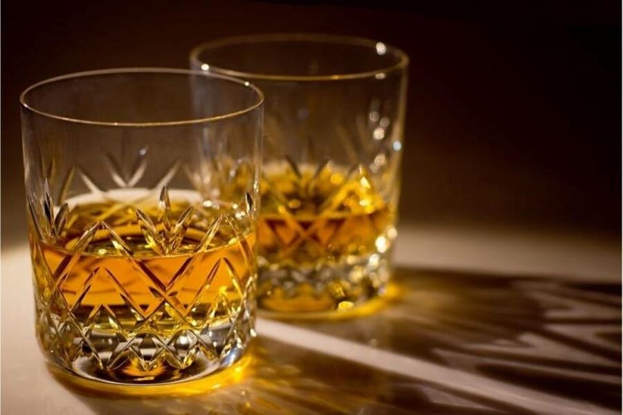 Inverness: Outlander Tour with Whisky Tasting - Tomatin Distillery Whisky Tasting: The Middle-of-Day Reset